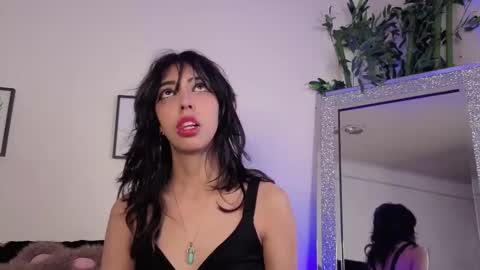 Snapshot of nyx_nayla chatting on 09-26-25, 11:42 online show from 09-26-25, 11:42
