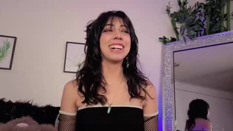 Snapshot of nyx_nayla chatting on 09-29-25, 02:27 online show from 09-29-25, 02:27