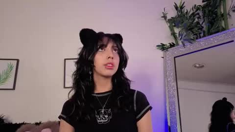 Snapshot of nyx_nayla chatting on 10-07-25, 06:43 online show from 10-07-25, 06:43