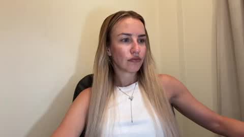 Snapshot of nyxelia_ chatting on 06-15-26, 07:21 Anastasia online show from 06-15-26, 07:21