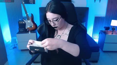 Snapshot of nyxnocturne chatting on 04-07-26, 12:05 Nyx online show from 04-07-26, 12:05