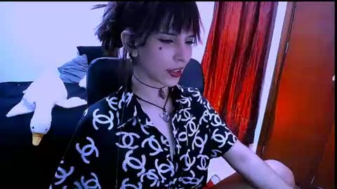 Snapshot of nyxxei chatting on 07-16-26, 11:44 Nyxxei online show from 07-16-26, 11:44
