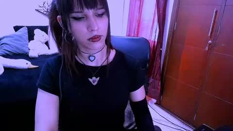 Snapshot of nyxxei chatting on 07-23-26, 09:02 Nyxxei online show from 07-23-26, 09:02