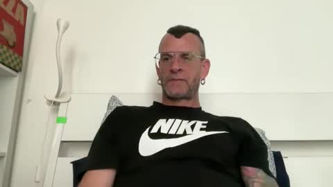 Jonathan Deep online show from 04-11-26, 01:37