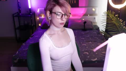 Moonlight online show from 05-20-26, 07:47