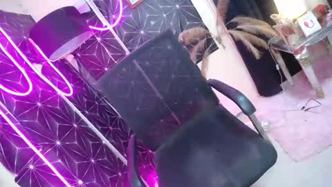 Snapshot of octaviayuki chatting on 05-09-26, 02:28 Kyla online show from 05-09-26, 02:28