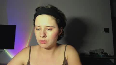 Evie online show from 04-17-26, 03:15