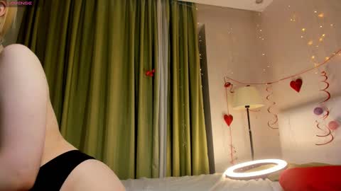 Lynna online show from 02-23-25, 09:16