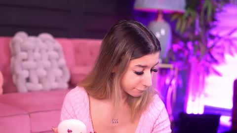 Odette online show from 02-11-26, 06:29