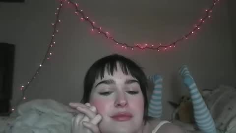 Snapshot of odetteraine chatting on 02-24-26, 04:16 Odette online show from 02-24-26, 04:16