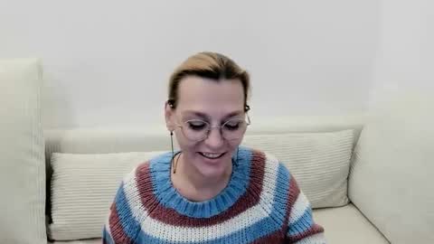 Snapshot of oeigesmik chatting on 03-27-26, 10:15 oeigesmik online show from 03-27-26, 10:15