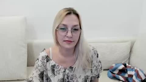 Snapshot of oeigesmik chatting on 03-28-26, 12:16 oeigesmik online show from 03-28-26, 12:16