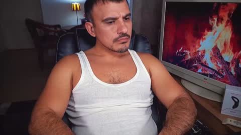 Snapshot of officeman7 chatting on 12-12-24, 09:04 officeman7 online show from 12-12-24, 09:04