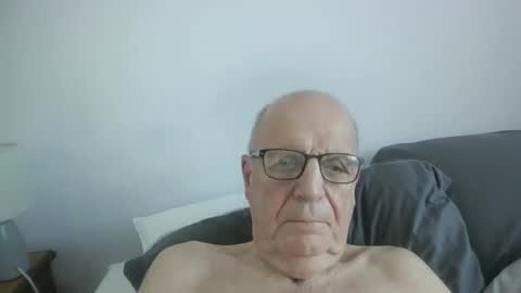 Snapshot of oggi95 chatting on 09-10-25, 07:19 oggi95 online show from 09-10-25, 07:19