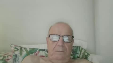 Snapshot of oggi95 chatting on 09-23-25, 07:44 oggi95 online show from 09-23-25, 07:44