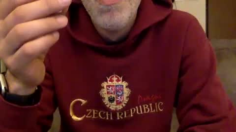 Snapshot of oggs48 chatting on 05-08-26, 09:42 oggs48 online show from 05-08-26, 09:42