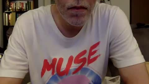 Snapshot of oggs48 chatting on 05-25-26, 09:10 oggs48 online show from 05-25-26, 09:10