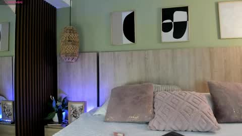 Holly online show from 04-15-26, 11:17