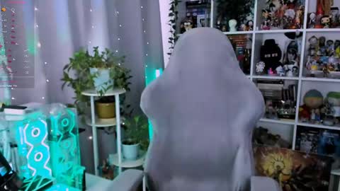 Snapshot of ohclementinee chatting on 06-08-26, 11:32 Clementine Clem online show from 06-08-26, 11:32