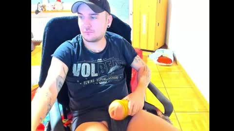 Snapshot of ohihoe92 chatting on 12-27-24, 05:26 Chris online show from 12-27-24, 05:26