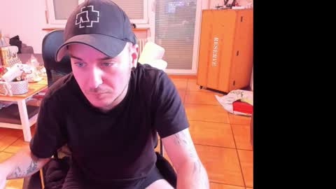 Snapshot of ohihoe92 chatting on 02-09-26, 11:03 Chris online show from 02-09-26, 11:03