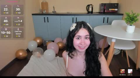 Snapshot of ohminnie chatting on 05-16-26, 05:48 Maria online show from 05-16-26, 05:48