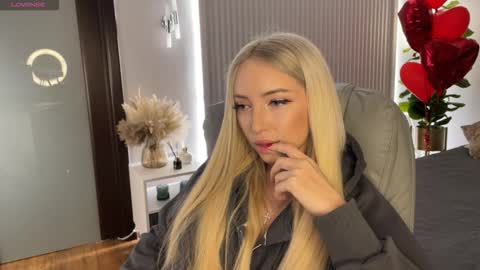 Emma online show from 02-24-26, 01:14