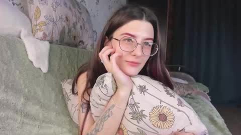 Snapshot of ohmygoddestkimmy chatting on 03-08-26, 01:47 Kmmy online show from 03-08-26, 01:47