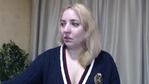 Snapshot of ohsweetmari chatting on 02-01-26, 10:36 Mari online show from 02-01-26, 10:36