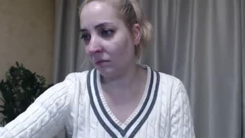 Snapshot of ohsweetmari chatting on 02-21-26, 12:06 Mari online show from 02-21-26, 12:06