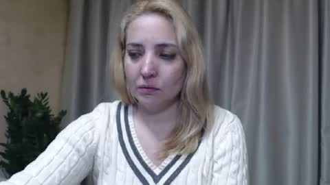 Snapshot of ohsweetmari chatting on 04-22-26, 04:08 Mari online show from 04-22-26, 04:08