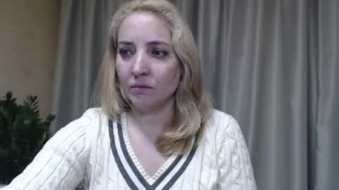 Snapshot of ohsweetmari chatting on 05-14-26, 02:13 Mari online show from 05-14-26, 02:13