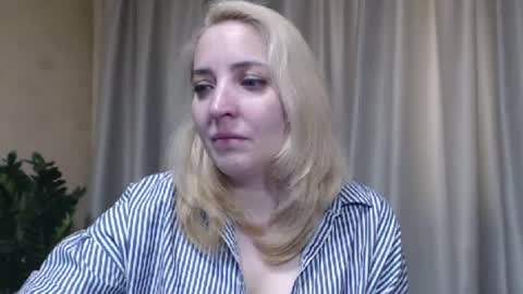Snapshot of ohsweetmari chatting on 05-16-26, 02:49 Mari online show from 05-16-26, 02:49