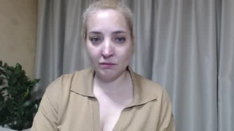 Snapshot of ohsweetmari chatting on 06-02-26, 04:20 Mari online show from 06-02-26, 04:20