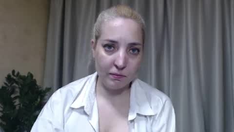 Snapshot of ohsweetmari chatting on 06-03-26, 03:50 Mari online show from 06-03-26, 03:50