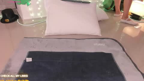 ohyesly_ online show from 03-04-26, 10:10