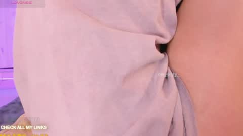 Snapshot of ohyesly_ chatting on 06-18-26, 01:26 ohyesly_ online show from 06-18-26, 01:26