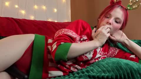 Yumi online show from 12-22-25, 09:01