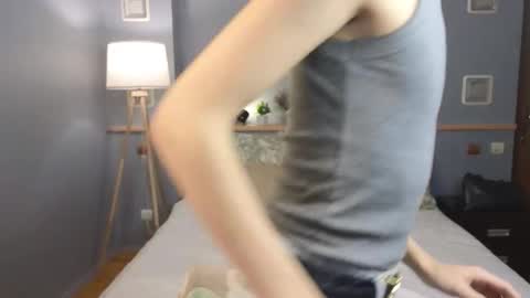 Snapshot of okerriella chatting on 09-20-25, 01:12 Ami online show from 09-20-25, 01:12