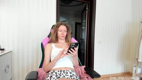 Snapshot of oksanafedorova chatting on 09-19-25, 12:28 Welcome to my fans page online show from 09-19-25, 12:28