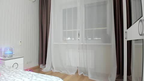 Snapshot of oksanafedorova chatting on 09-30-25, 06:24 Welcome to my fans page online show from 09-30-25, 06:24