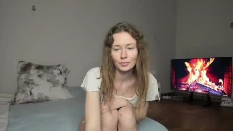 Snapshot of oksanafedorova chatting on 05-10-26, 06:46 Welcome to my fans page online show from 05-10-26, 06:46