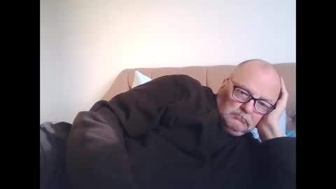 Snapshot of old_fkr chatting on 12-15-24, 01:32 old_fkr online show from 12-15-24, 01:32