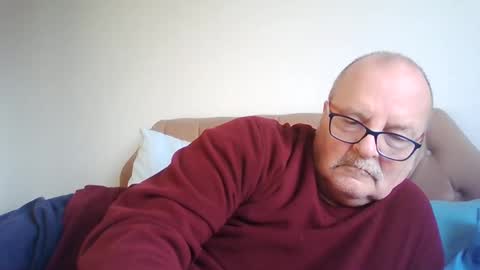 Snapshot of old_fkr chatting on 12-24-24, 12:00 old_fkr online show from 12-24-24, 12:00