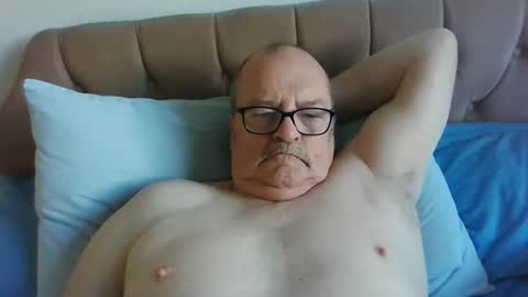 Snapshot of old_fkr chatting on 01-01-25, 10:32 old_fkr online show from 01-01-25, 10:32