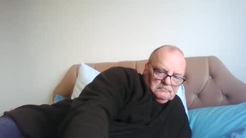 Snapshot of old_fkr chatting on 01-06-25, 12:57 old_fkr online show from 01-06-25, 12:57