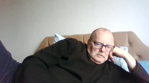 Snapshot of old_fkr chatting on 02-12-25, 10:24 old_fkr online show from 02-12-25, 10:24