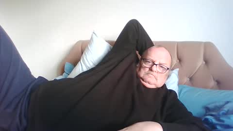 Snapshot of old_fkr chatting on 02-25-25, 02:44 old_fkr online show from 02-25-25, 02:44