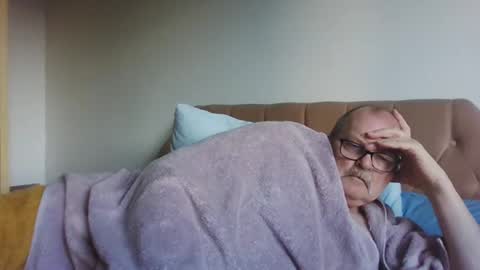 Snapshot of old_fkr chatting on 02-26-25, 04:35 old_fkr online show from 02-26-25, 04:35