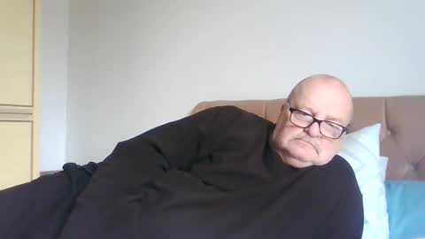 Snapshot of old_fkrr_ chatting on 02-26-26, 12:04 old_fkrr_ online show from 02-26-26, 12:04